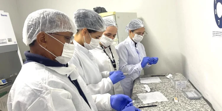 LACEN-TO capacita profissionais da macrorregião norte para diagnóstico laboratorial de Leishmaniose