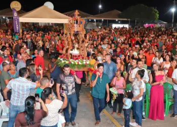 Governador Wanderlei Barbosa ao lado da primeira-dama, Karynne Sotero, prestigiam encerramento da Romaria do Senhor do Bonfim em Tabocão