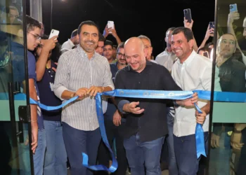 Acompanhado de sua equipe, governador Wanderlei Barbosa inaugura nova unidade do PronTO em Porto Nacional;