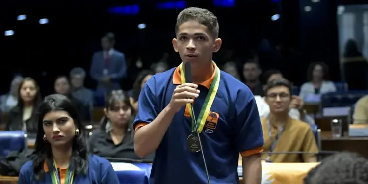 Jovem Senador do Tocantins participa da Semana de Vivência Legislativa em Brasília