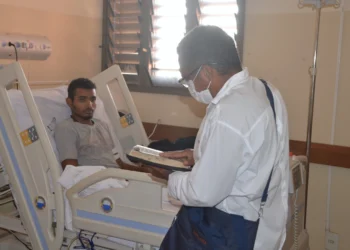 Idemar José da Silva realiza visita nos leitos e atua no posso te ajudar. Luciana de Barros/Governo do Tocantins.