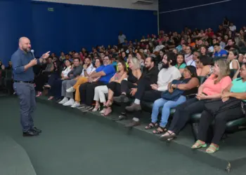 Educação promove formação para mais de 1500 profissionais sobre uso das tecnologias nas escolas estaduais