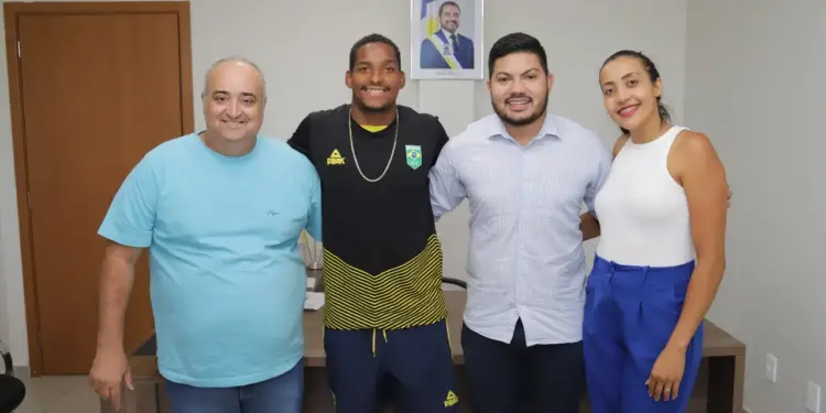 Governo do Tocantins recebe Jacky Goldmann, atleta finalista dos Jogos Olímpicos de Paris