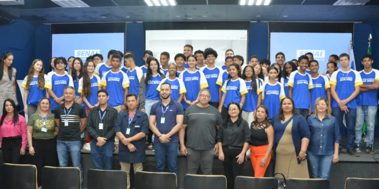 Educação realiza aula inaugural das novas turmas de cursos técnicos integrados ao Ensino Médio em parceria com o Senai