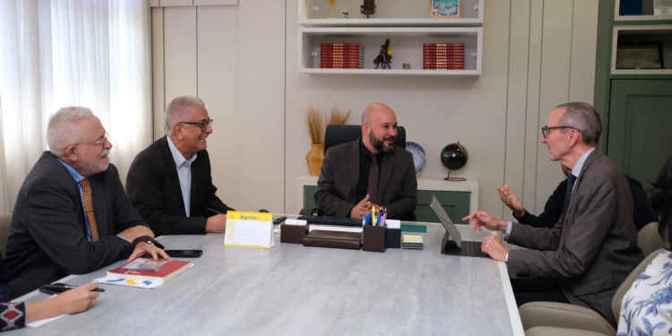 Seduc recebe embaixador da Áustria e possibilidades de parceria para a Educação são discutidas