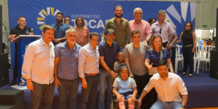 Em Dianópolis, Amélio Cayres prestigia entrega de ginásio poliesportivo e reforça compromisso com o esporte
