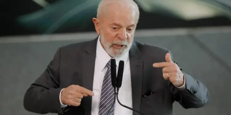 Lula diz tratar empresários com respeito e afirma que é só “síndico” do país
