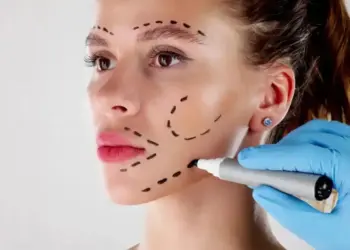 "CNN Sinais Vitais – Dr. Kalil Entrevista" vai debater procura por cirurgias plásticas e procedimentos estéticos no Brasil
AndreyPopov via Getty Images