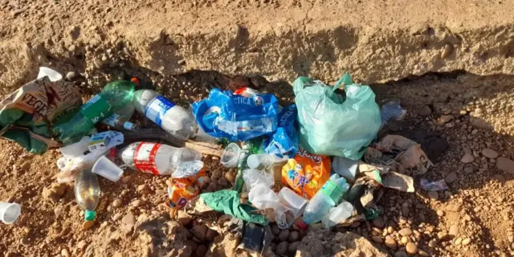 Lixo às margens do Rio Tocantins gera revolta em Miracema