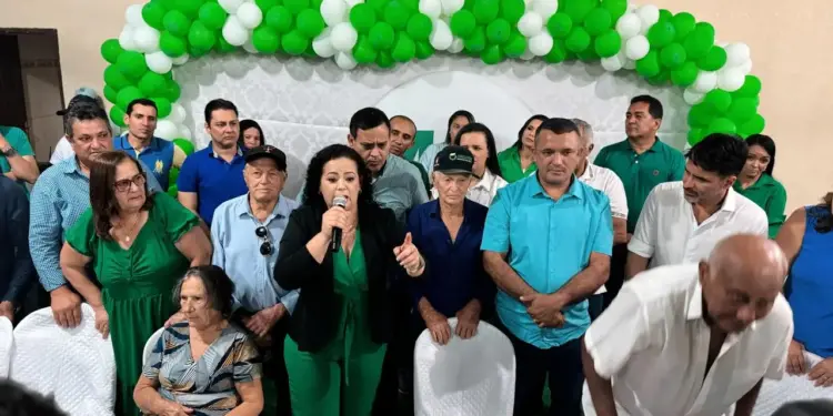 Em mobilização histórica Leila Rocha defende valorização de servidores públicos