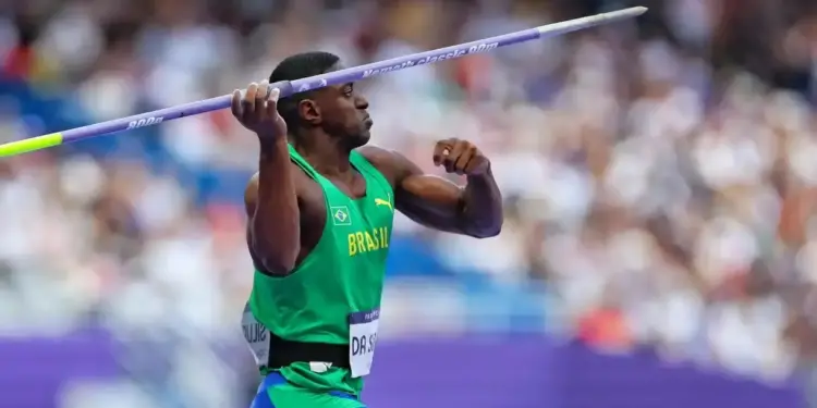 Paris 2024: Brasileiro bate recorde sul-americano e vai à final do lançamento de dardo