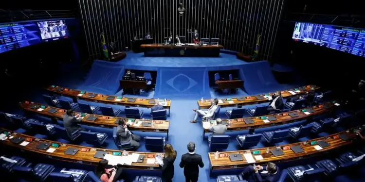 Plenário do Senado retoma do recesso com discussão de PEC que alivia dívidas de municípios