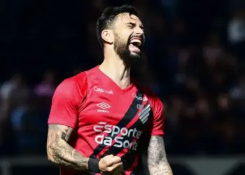 Mastriani comemora gol contra o RB Bragantino pelas oitavas de final da Copa do Brasil