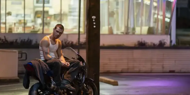 “Manobra Arriscada”: filme de ação com ator de “Riverdale” chega ao streaming