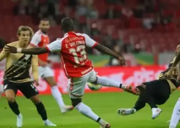 Em jogo emocionante, Inter e Athletico-PR empataram no Beira-Rio Ricardo Duarte/Internacional