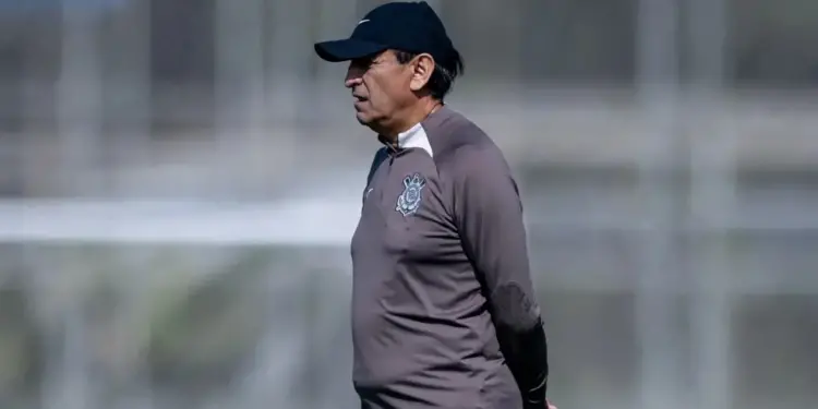 Escalação do Corinthians: Ramón Díaz ensaia time misto para enfrentar o Bragantino