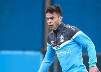 Volante Carballo, do Grêmio, está de saída para o New York Red Bulls, da MLS