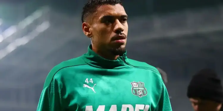 Zagueiro chega ao Brasil para assinar contrato com o São Paulo