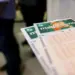 Mega-Sena 2761: prêmio acumula em R$ 50 milhões; veja números sorteados