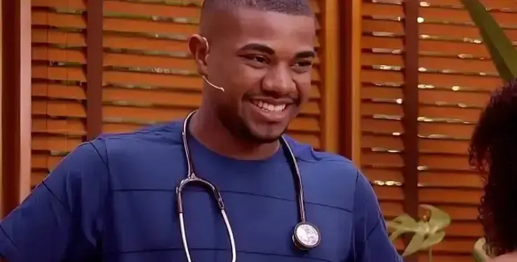 Davi Brito desiste de ser médico mesmo com bolsa: “Ninguém pode me julgar”