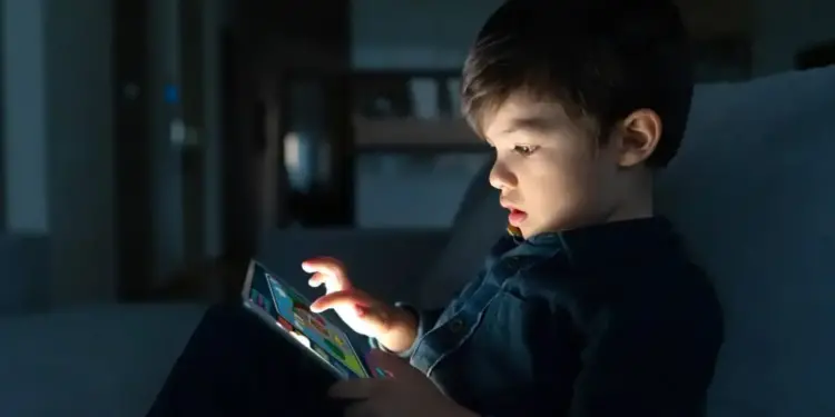 Uso de tablets na infância pode causar explosões de raiva, diz estudo