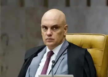 Ministros do STF defendem Moraes; oposição reúne assinaturas para impeachment