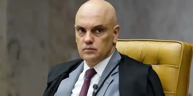 Ministros do STF defendem Moraes; oposição reúne assinaturas para impeachment