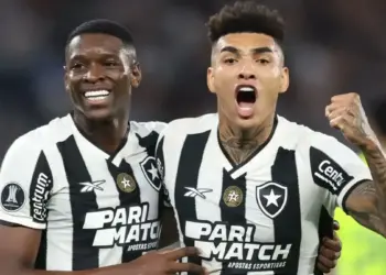 Luiz Henrique e Igor Jesus marcaram os gols da vitória do Botafogo sobre o Palmeiras Vitor Silva/Botafogo