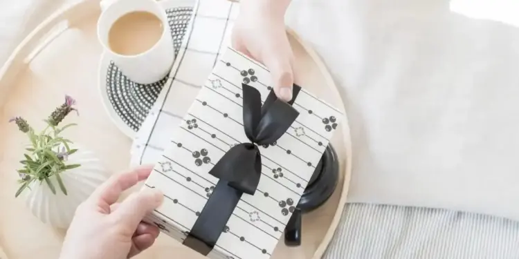 Vendas recuam quase 2% no Dia dos Pais, diz Serasa