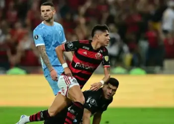 Luiz Araújo marcou o primeiro da vitória do Flamengo contra o Bolívar Reprodução/X/@LibertadoresBR