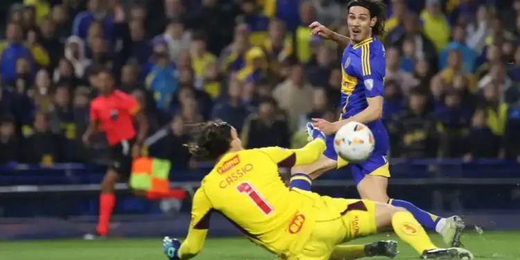 Cavani decide, Cruzeiro perde para Boca Juniors, mas segue vivo na Sul-Americana