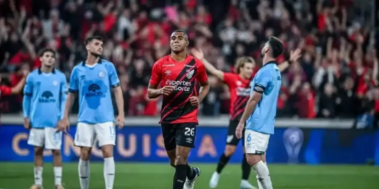 De virada, Athletico vence o Belgrano na ida das oitavas da Sul-Americana