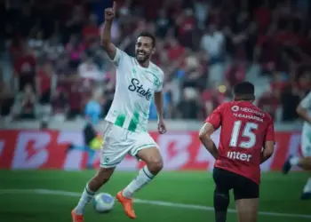 Nenê comemorando gol sobre o Athletico-PR no Brasileiro Fernando Alves/ECJ