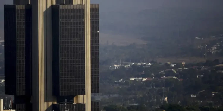 Mercado eleva pela 5ª vez consecutiva expectativa de inflação para 2024, aponta Focus