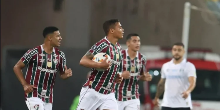 Nos pênaltis, Fluminense vence Grêmio e avança às quartas da Libertadores