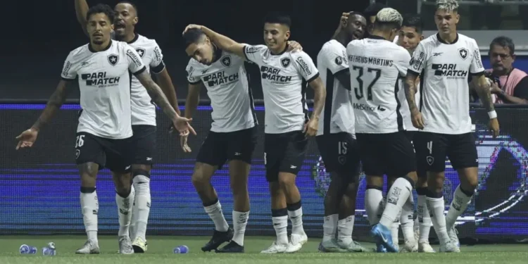 Libertadores: Botafogo leva novo susto do Palmeiras, mas vai às quartas de final