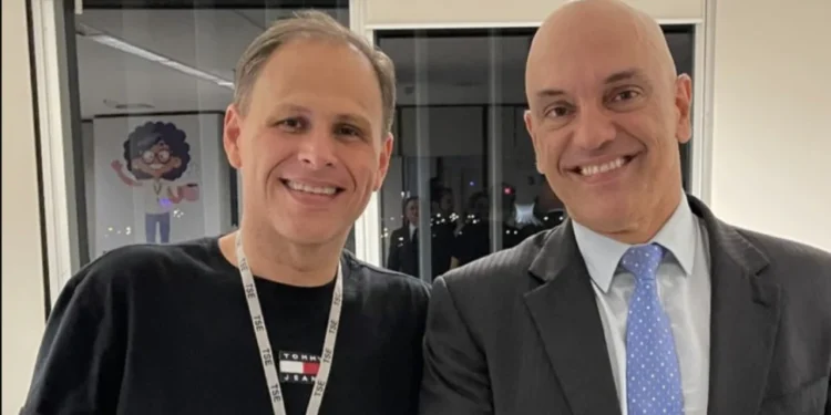 Defesa de ex-assessor de Moraes pede ao STF impedimento do ministro na investigação sobre vazamento de mensagens