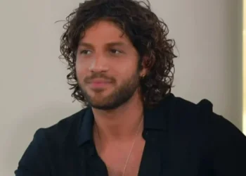 Chay Suede fala sobre próxima novela, carreira e expectativa para chegada do terceiro filho. • Reprodução/Globoplay