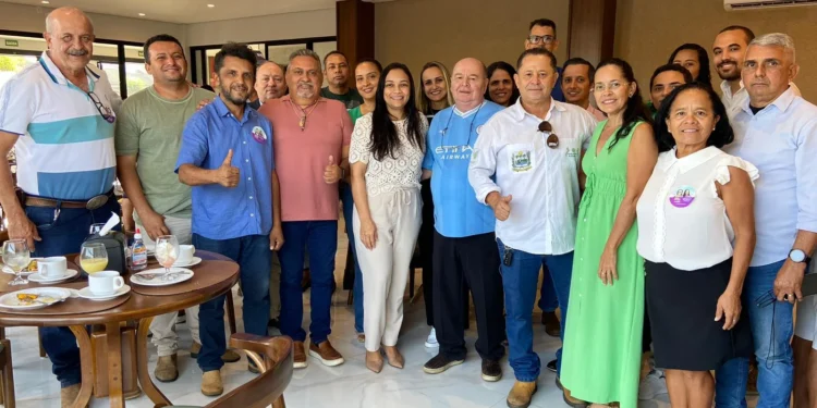 Carlito Moreira oficializa apoio a Camila Fernandes em Miracema