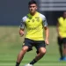 Flamengo: regularizados, Alex Sandro e Alcaraz podem estrear contra o Corinthians