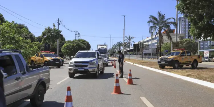 Mais de 200 mil condutores foram abordados pelo Detran entre os dias 5 e 29 de julho
