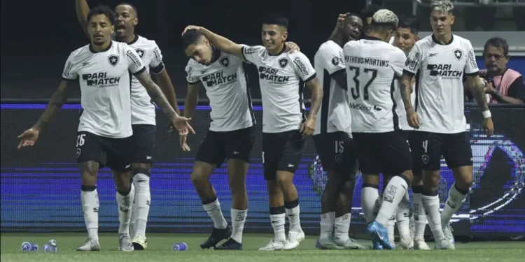 Athletico-PR vence RB Bragantino e encaminha classificação na Copa do Brasil