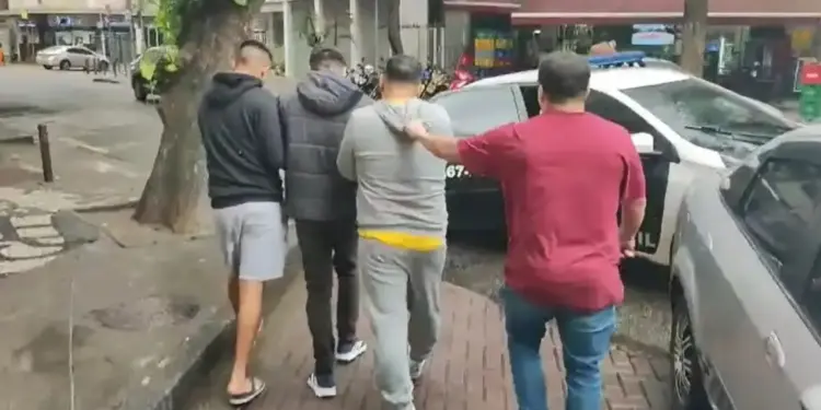 Grupo que oferecia ajuda a idosos em caixas eletrônicos é preso por golpes no Rio