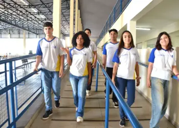 Nas séries finais do Ensino Fundamental, o aumento foi de participação foi de 127%