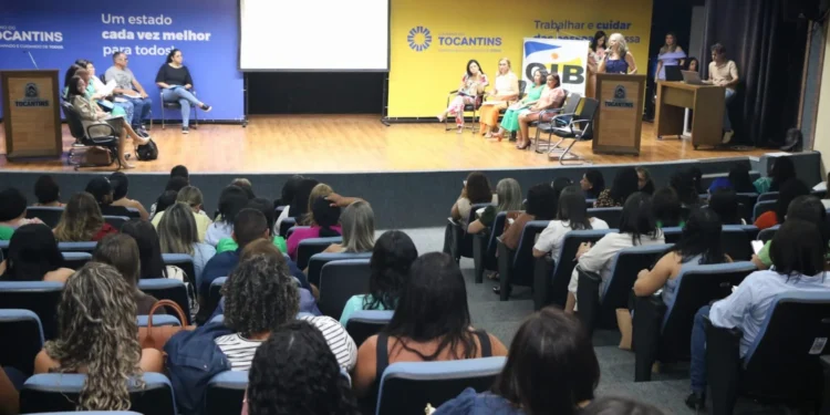 Governo do Tocantins e municípios discutem a política de assistência social, em Palmas