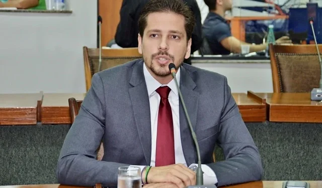 Assembleia aprova PL de Olyntho que permite pagar tributos via PIX