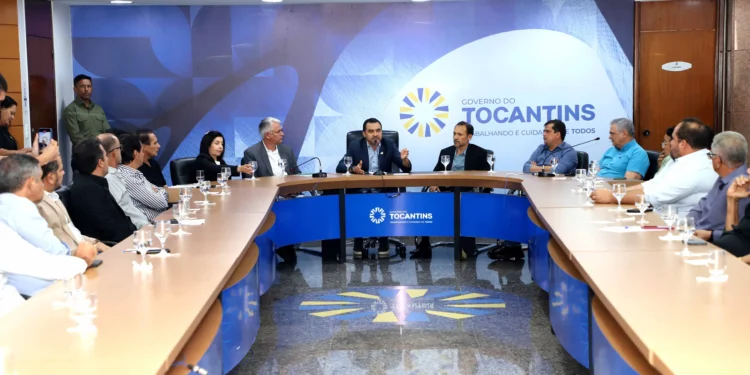 Governador e representantes do Vale do Araguaia discutem o desenvolvimento sustentável da região