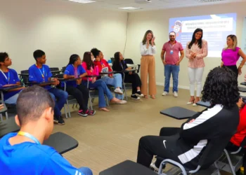 Titular da Secretaria Extraordinária de Participações Sociais, a primeira-dama Karynne Sotero esteve na sede da Demà Jovem em Brasília nesta quinta-feira, 19