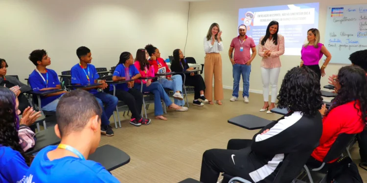 Em Brasília, primeira-dama Karynne Sotero reforça compromisso do Governo do Estado com jovens tocantinenses do programa Jovem Trabalhador