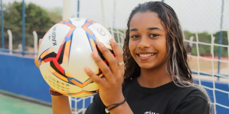 Juventude de Mateiros comemora entrega de obra do Centro Poliesportivo executada com recursos do Programa de Fortalecimento da Economia e Geração de Emprego do Governo do Tocantins